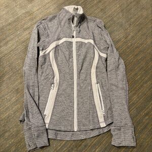 Lululemon grey zip top size 6